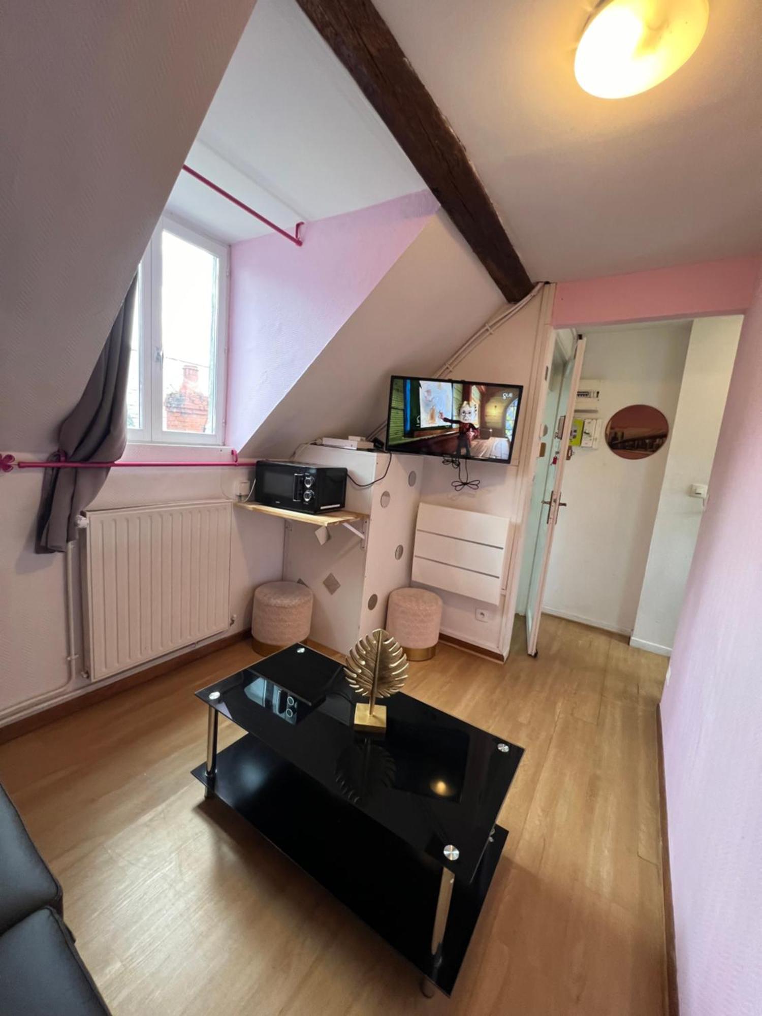 Petit F2 Fonctionnel Plein Centre Et Proche Gare Apartment Bourges Exterior photo
